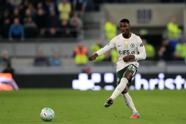 Moisés Caicedo sous le maillot de Chelsea