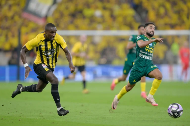 Moussa Diaby sous le maillot d'Al-Ittihad