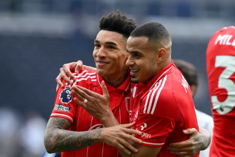 Murillo et Igor Jesus avec Nottingham