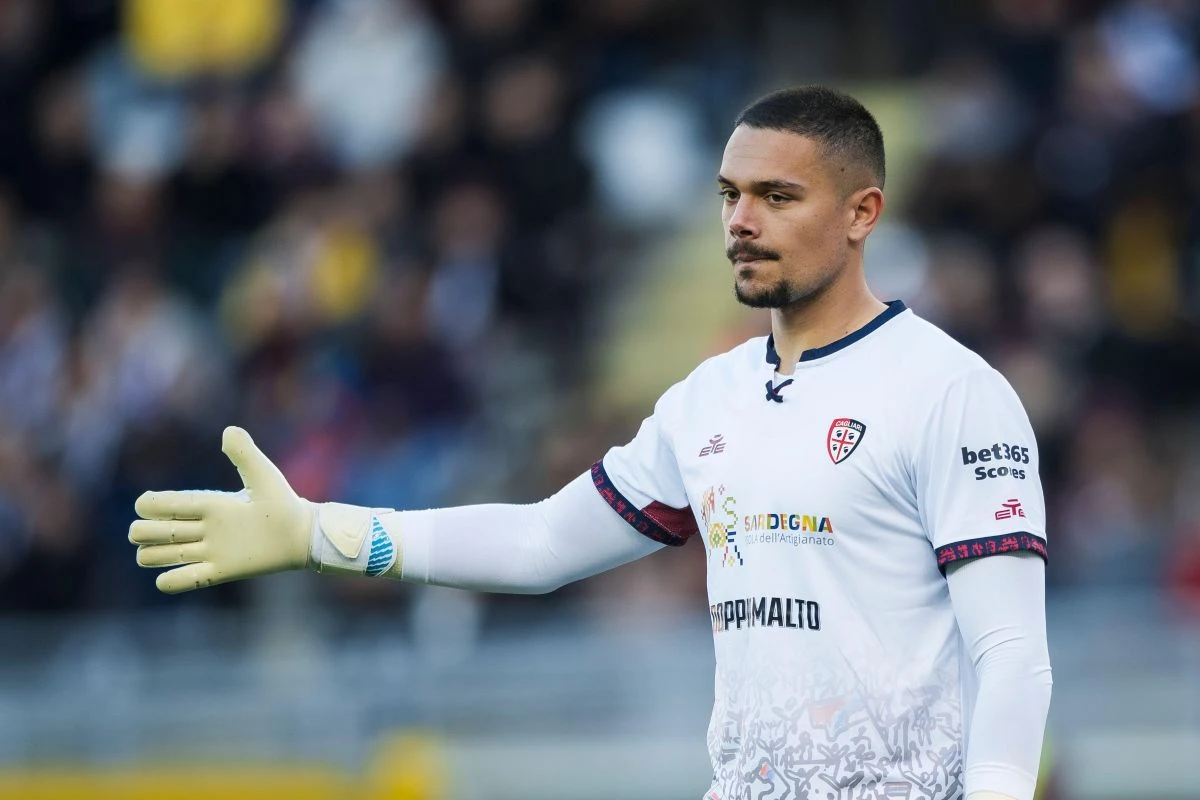 Elia Caprile sous le maillot de Cagliari @Alamy