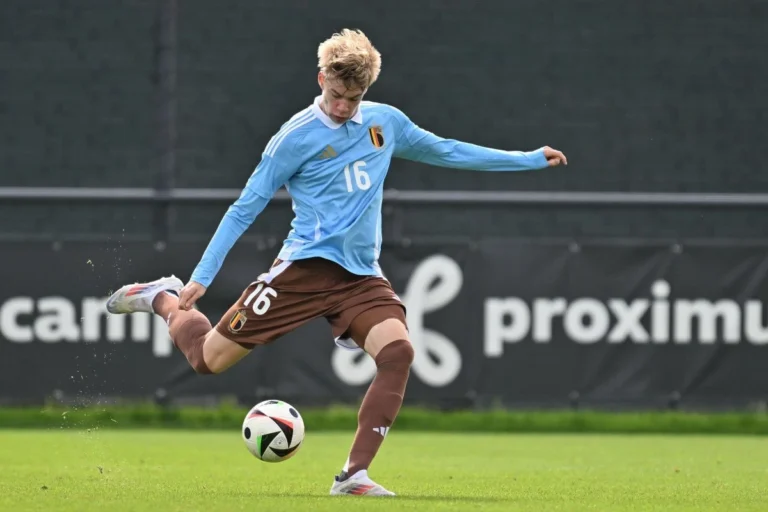 Nathan de Cat sous le maillot belge @Alamy