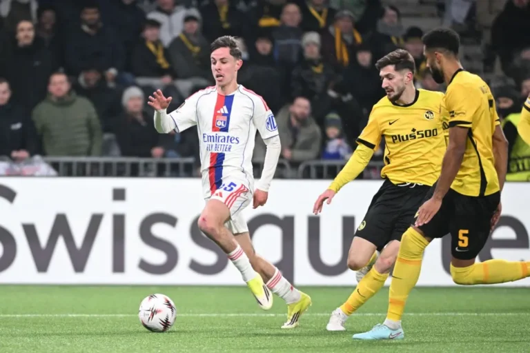 Rémi Himbert sous le maillot de Lyon @Alamy