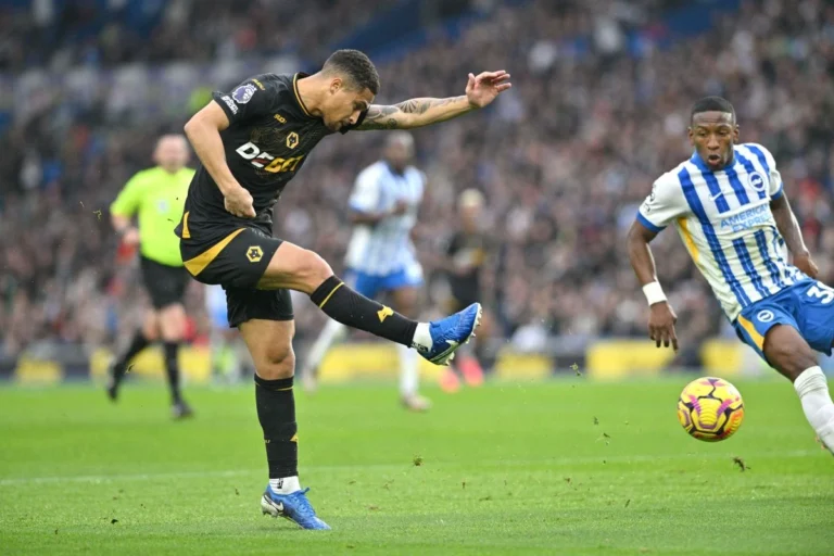 Joao Gomes sous le maillot de Wolverhampton @Alamy