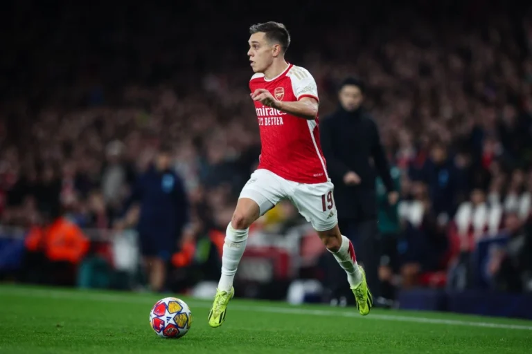 Leandro Trossard sous le maillot d'Arsenal @Alamy