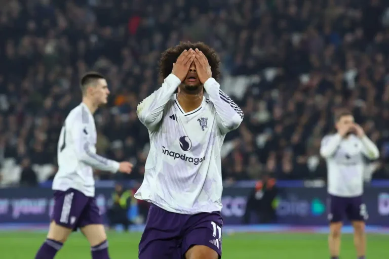 Joshua Zirkzee visé par Dortmund et Leverkusen ©Alamy