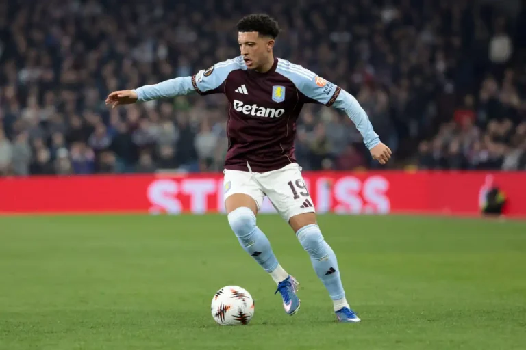 Jadon Sancho visé par le Borussia Dortmund ©Alamy