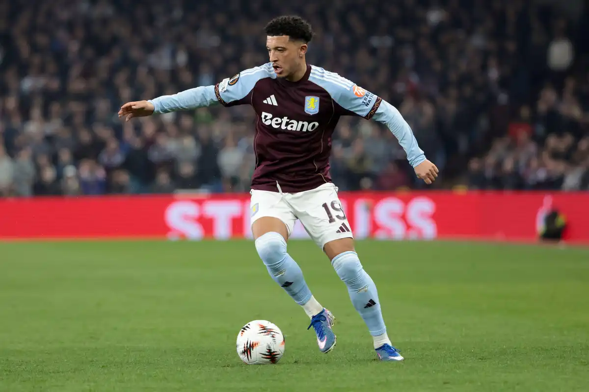 Dortmund fixe une condition terrible à Jadon Sancho 