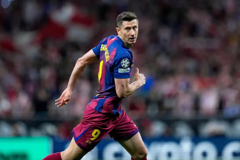 Robert Lewandowski visé par Chelsea ©Alamy