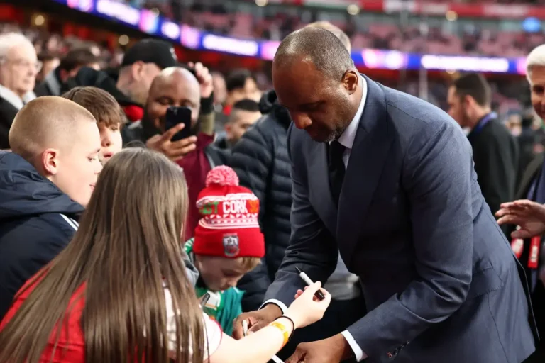 Arsenal : Patrick Vieira s'alarme contre les Gunners