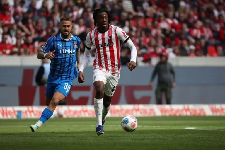 Johan Manzambi visé par Manchester United ©Alamy