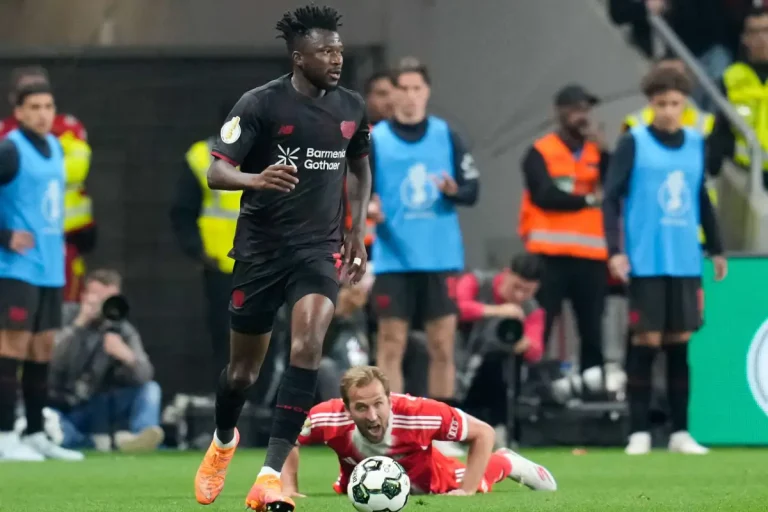 Leverkusen : Edmond Tapsoba a encore dit oui !