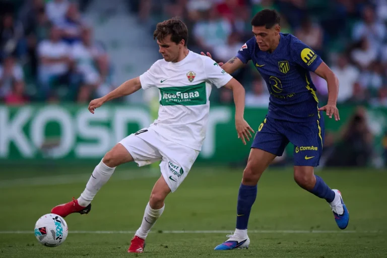 Aleix Febas sous le maillot d'Elche