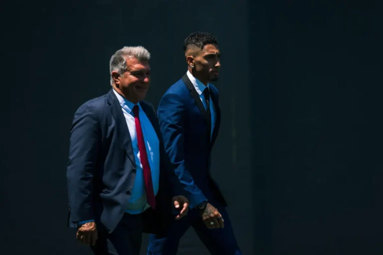 Barça : "Une honte !", Laporta promet une bataille contre l'UEFA