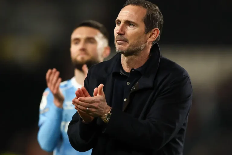 Bournemouth tient le remplaçant d'Andoni Iraola