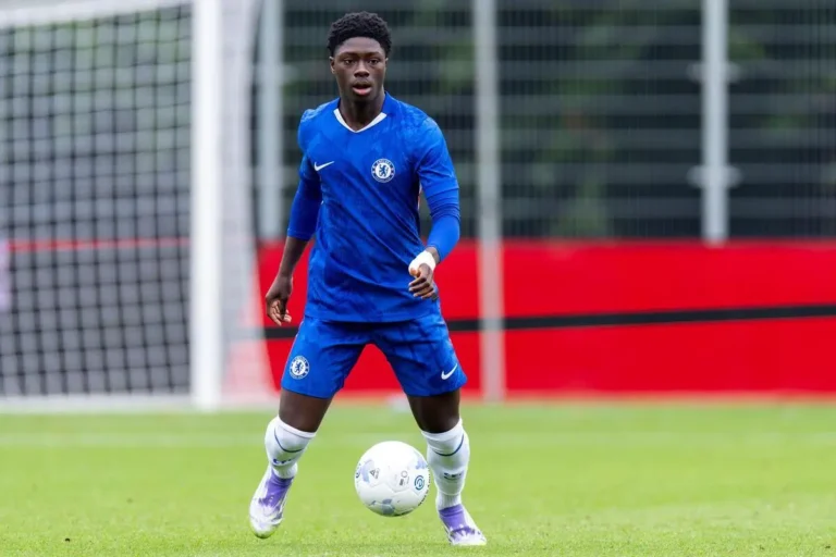 Chelsea signe un jeune pouce de l'académie