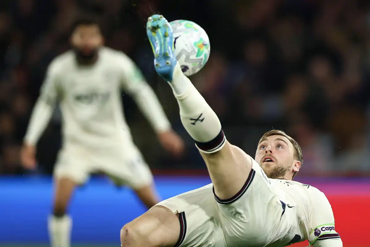 Chelsea fonce sur un buteur anglais