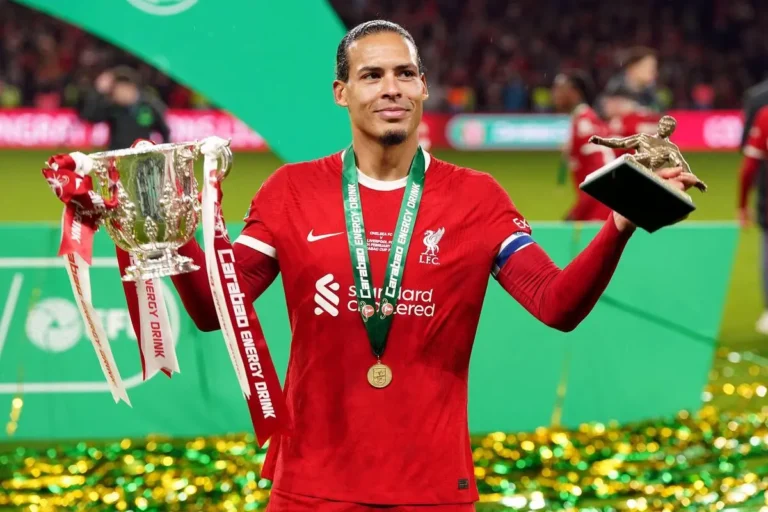 Liverpool a pris une décision pour Virgil Van Dijk