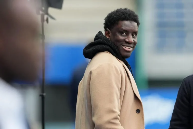 Lorient va recruter cet ancien buteur de Chelsea