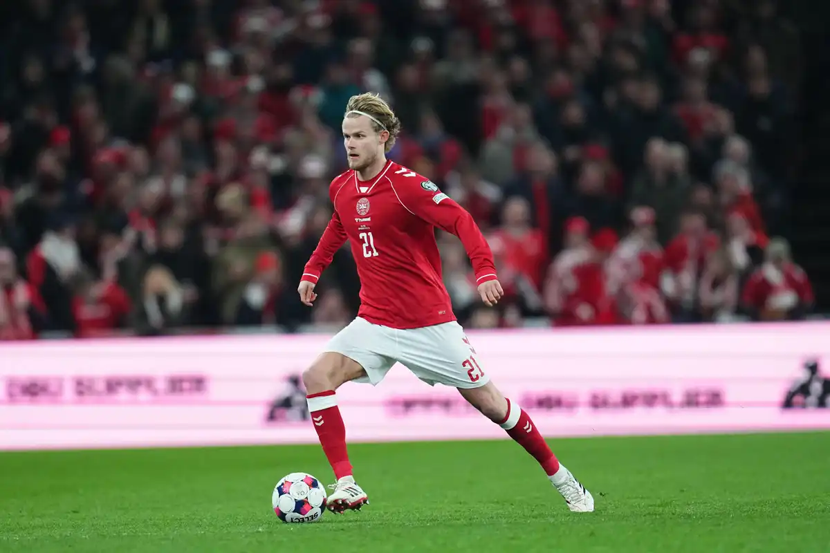 Man City accélère pour un international danois