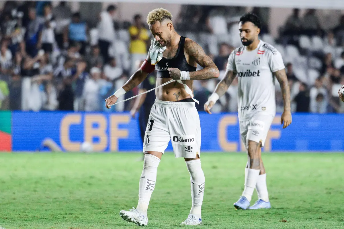 Neymar sèche l&rsquo;entraînement, Santos demande des comptes : ça sent la fin