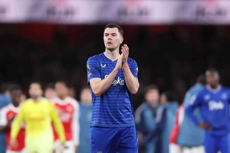 PL Everton prolonge Michaël Keane