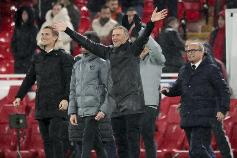 PSG : Luis Enrique prolonge jusqu'en 2030