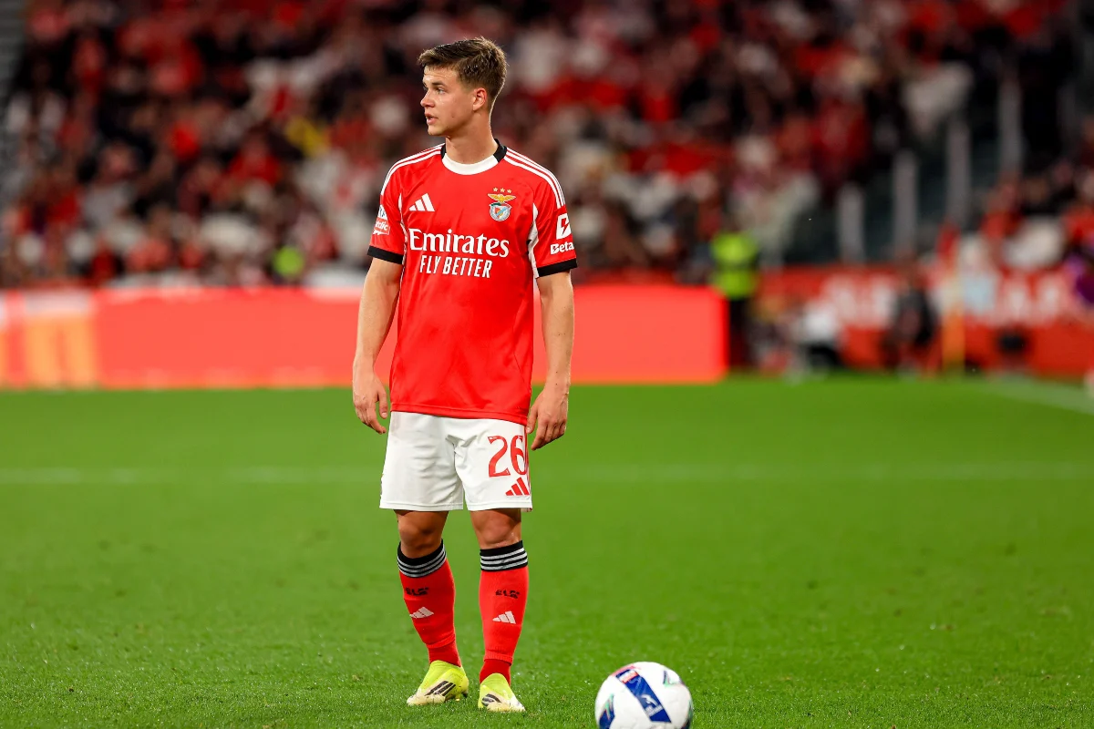 Manchester United : Un international suédois pour renforcer la défense