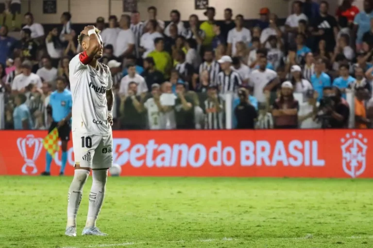 Santos : Cuca met Neymar sur la touche