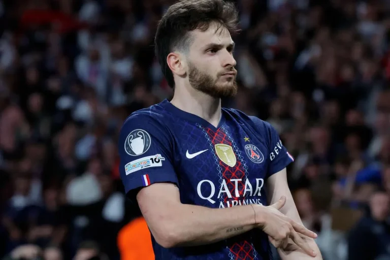 "S'il n'était pas Georgien, on parlerait déjà de Ballon d'Or", ça s'enflamme pour Kvaratskhelia