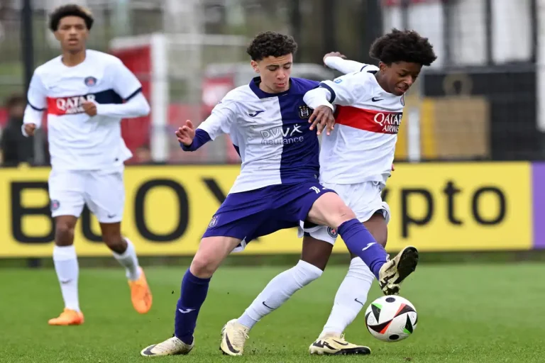Yanis Bastaraud visé par Lorient ©Alamy