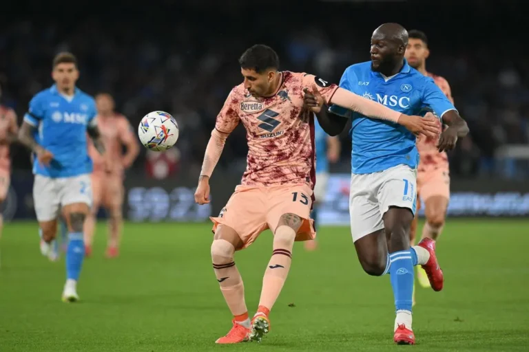 Guillermo Maripan sous le maillot de Monaco @Alamy