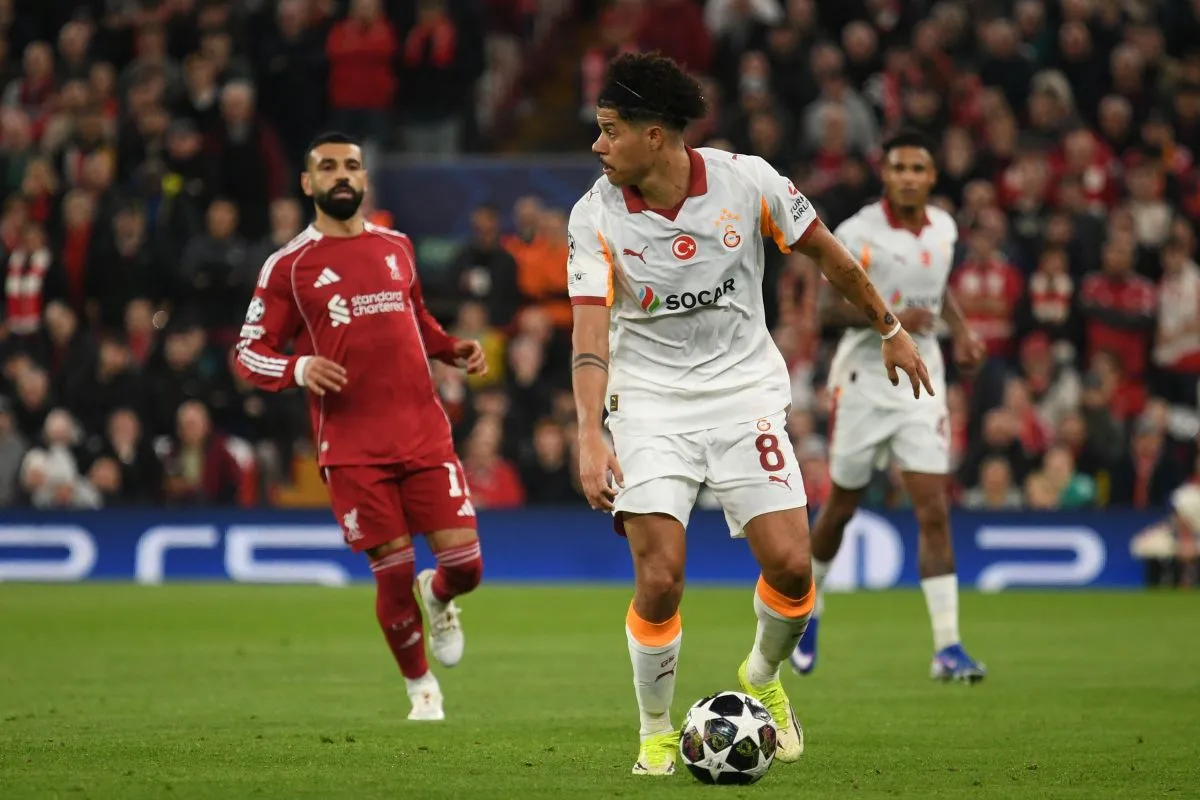 MU se penche sur un milieu de Galatasaray