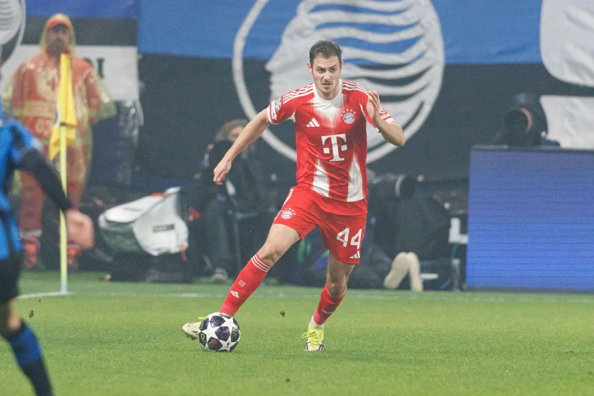 Josip Stanisic sous le maillot du Bayern Munich @Alamy