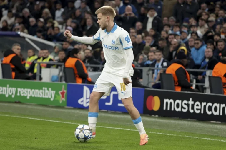 Arthur Vermeeren sous le maillot de Marseille @Alamy²