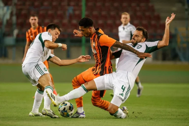 Vinicius Tobias sous le maillot de Donetsk @Alamy