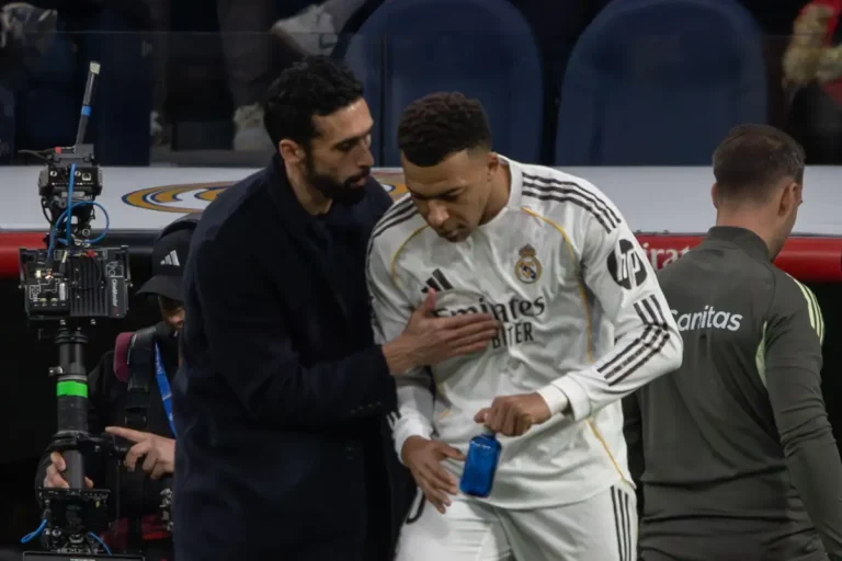 Real Madrid : Arbeloa répond à l'arrivée de Mourinho