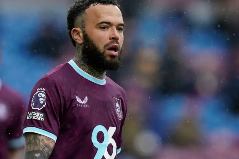 Premier League : ce défenseur s'en va après un an