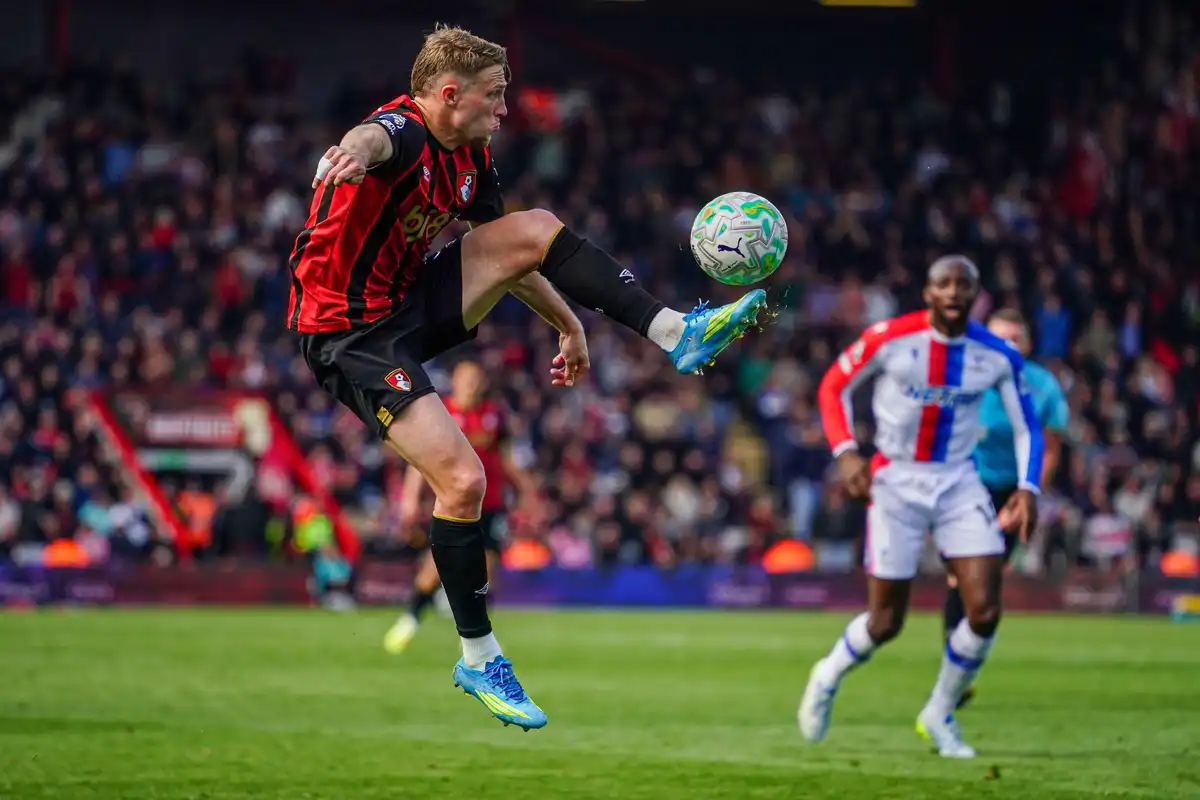 Adrien Truffert visé par Manchester City ©Alamy