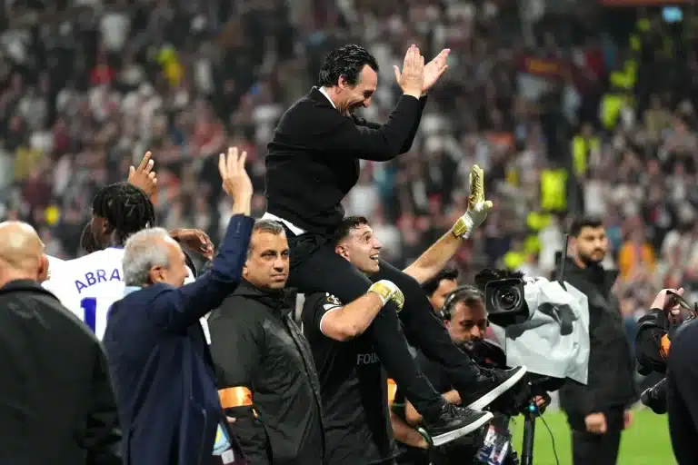Aston Villa : Unai Emery et talisman réécrivent l'histoire