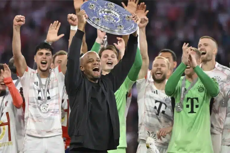 Bayern La gaffe de Vincent Kompany lors de la célébration du titre