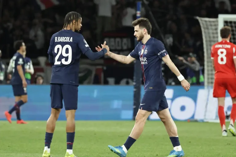 Bradley Barcola visé par l'Atlético Madrid