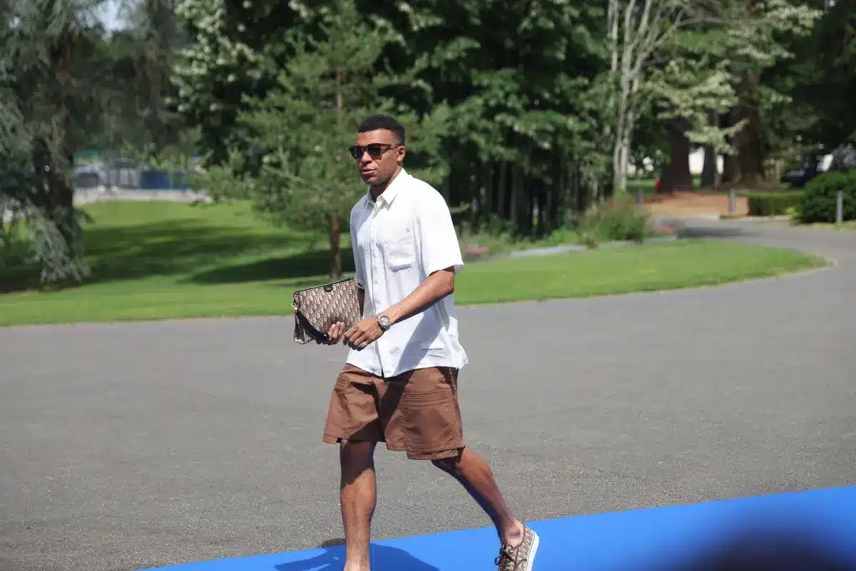 EDF La pique de Rayan Cherki à Kylian Mbappe pour sa tenue à Clairefontaine