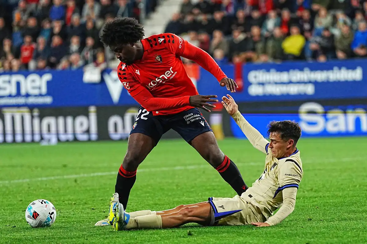 FC Barcelone : Un jeune camerounais à défaut de Bastoni
