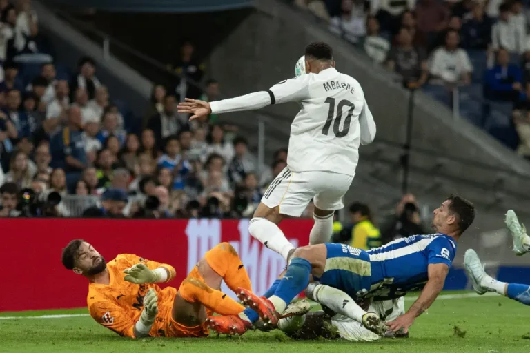 Kylian Mbappé pisté par Liverpool ©Alamy