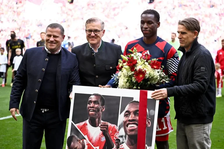 Le Bayern rend hommage à Nicolas Jackson