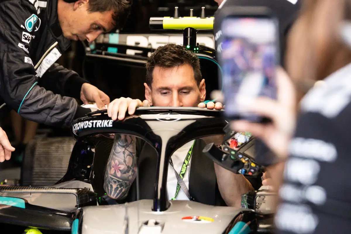 Messi s'offre un moment inoubliable sur un circuit de Formule 1