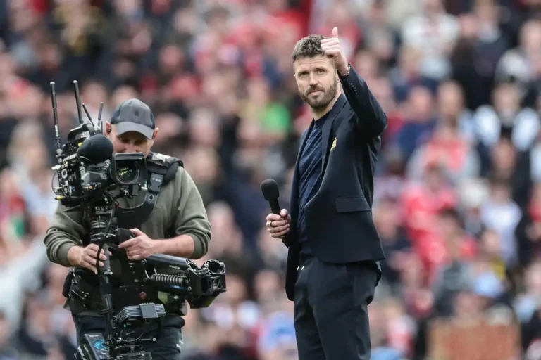 Michael Carrick intronisé entraîneur principal de Manchester United