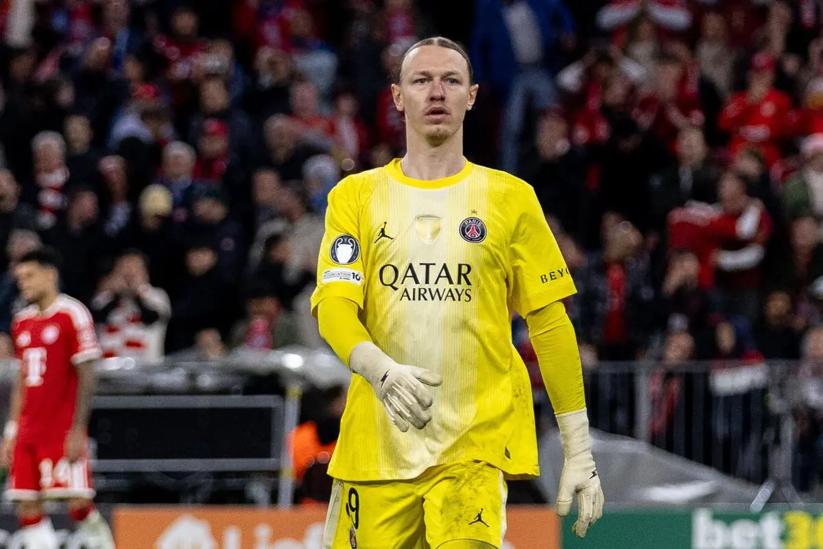 PSG : Matvey Safonov forfait pour le reste de la saison ?