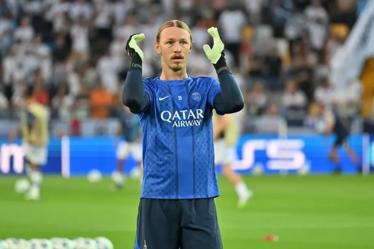 PSG : Matvey Safonov n'est pas le meilleur gardien de Ligue 1
