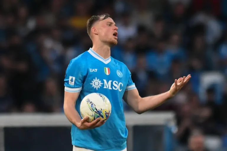 Premier League : un défenseur néerlandais annoncé de Naples